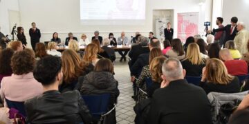 L’EVENTO. “Scuola e cultura del tessile, una storia che continua nel corso dei secoli”: forum all’istituto Isabella D’Este-Caracciolo