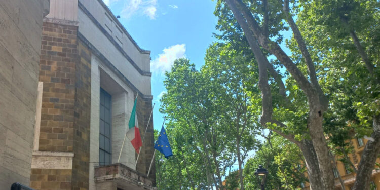 Mimit, stipulato accordo di programma per la riqualificazione produttiva del territorio di Caivano