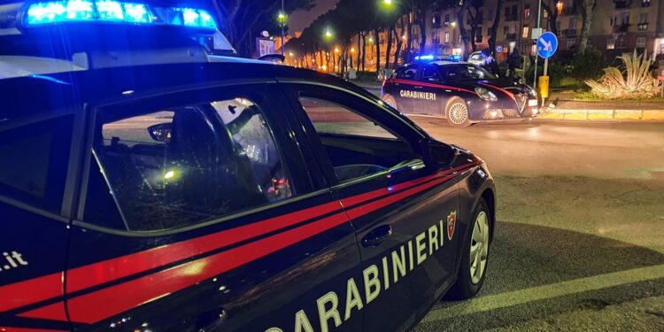 Napoli, i controlli dei Carabinieri alla movida scovano quindicenne armato di pistola