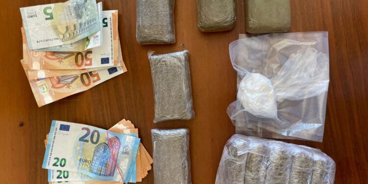 Bagnoli, sorpreso con un 1 kg di droga, arrestato