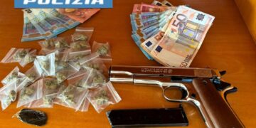 ACERRA, non si fermano al posto di blocco investendo la Polizia