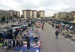 Frattaminore, parte la protesta dei commercianti ambulanti sulla riqualificazione dell’area mercatale