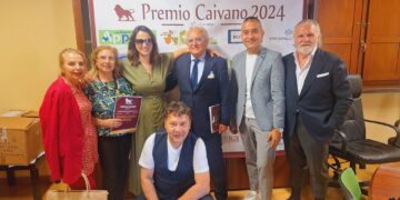 L’EVENTO. “Premio Caivano 2024”, iniziato il countdown per la VI edizione: ospite d’eccezione sarà il comicissimo Lino D’Angiò