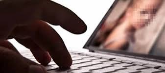 Napoli, arrestati due uomini per pedopornografia