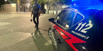 Bagnoli-Coroglio, tariffa fissa per “parcheggio “, moto 5€, auto 10€, intervengono i Carabinieri