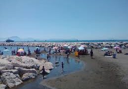 Napoli, arresto per furto al Mappatella Beach