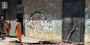 Frattamaggiore, voragine  in via Fiume, interdetta la circolazione