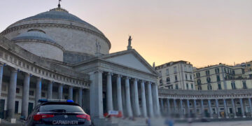 Napoli, la lotta dei Carabinieri ai parcheggiatori abusivi
