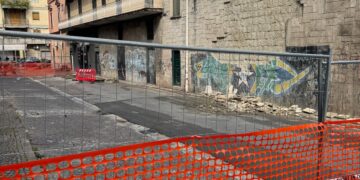 Frattamaggiore, gli effetti della voragine di Via Fiume
