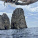 Capri, attraversano i faraglioni violando le norme