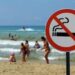 Fumare in spiaggia si può?