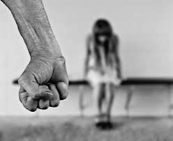Napoli , violenza sessuale di 26enne su nipotina di 10 anni