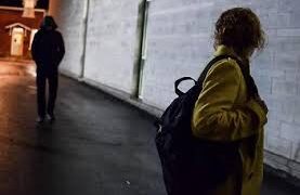 Napoli, Chiaia, perseguita la ex moglie, finisce ai domiciliari