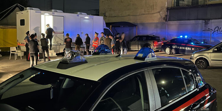 Scampia , un laboratorio mobile dei Carabinieri per la guida sicura