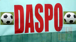 Questura di Napoli emette 6 Daspo