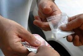 Ercolano- Portici, pusher con soldi e droga in casa