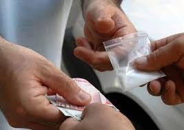 Ercolano- Portici, pusher con soldi e droga in casa