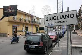 Giugliano in Campania , evade dai domiciliari e va in pasticceria, ma trova un carabiniere che lo riconosce