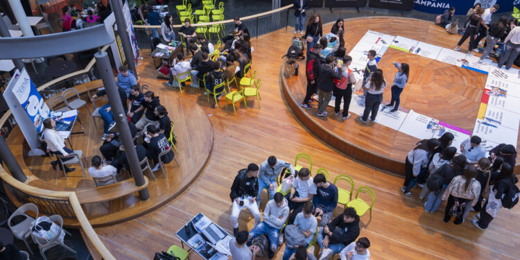 Al Centro commerciale Campania, incontri di orientamento al lavoro