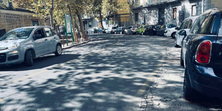 Vomero, giovane accoltelato in via Morghen in pieno giorno
