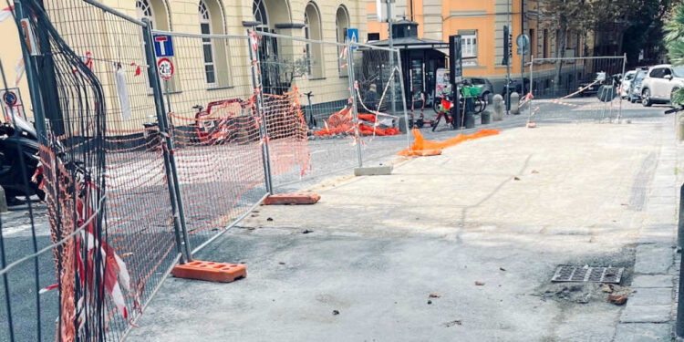 Vomero, Via Cimarosa, lavori al rilento