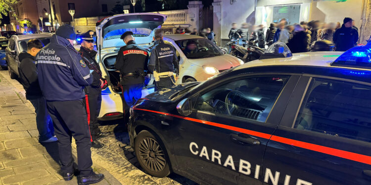 Torre del Greco , la movida dei ragazzi e locali sotto controllo dei Carabinieri