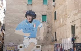 Napoli, scippo orologio da 110 mila €, presso murales di Maradona