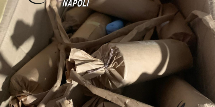 Ercolano, ancora in abitazione un deposito di fuochi illegali, arrestato un 36enne