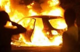 Giugliano, incendia le auto di moglie e suocera