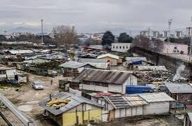 Napoli-Varcaturo-Secondigliano: ladri e ricettatori nello stesso campo ROM