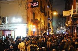 Napoli , serrati controlli ai baretti di Chiaia