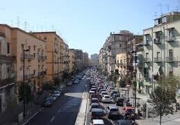 Arenaccia, sorpreso a cedere droga in Vico Polveriera