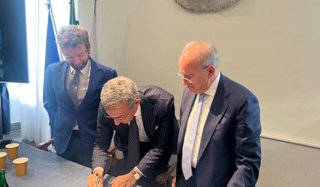 ACERRA : Sottoscritta la convenzione per la piscina comunale, con la Federazione Italiana Nuoto