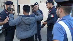 Poggiomarino: arrestato dai carabinieri, si presenta come un collega sotto copertura