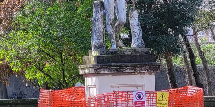 San Giorgio a Cremano : Restyling delle statue del parco di Villa Bruno