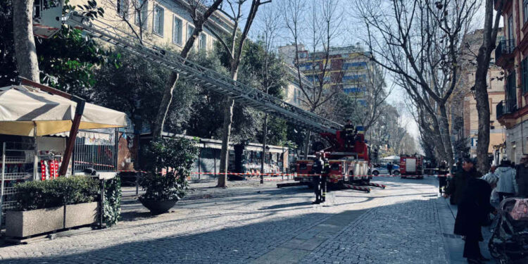 Vomero , in Via Luca Giordano sfiorata la tragedia
