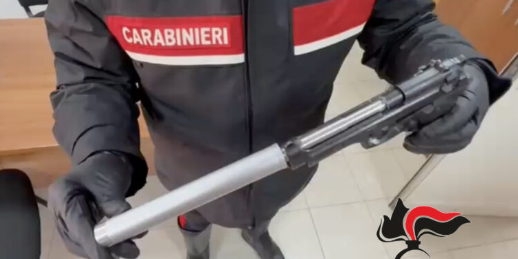 Cardito: Coppia tenta rapina in un negozio di telefonia di Via Donadio