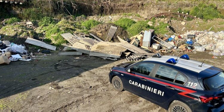 Scisciano: Sequestrata un area con presenza di lastre di eternit, una discarica a cielo aperto