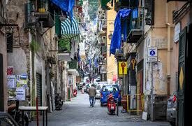 Quartieri spagnoli: lite tra familiari sfocia in un tentato omicidio