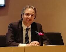 Giugliano in Campania, andrà al voto, si dimettono 19 consiglieri