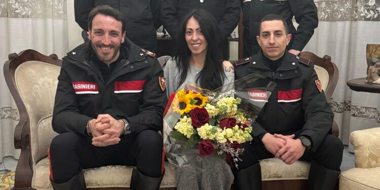 Torre Annunziata:  3 Carabinieri con un massaggio cardiaco per 15 minuti salvano la vita ad una donna