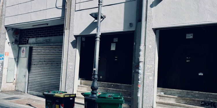 Vomero: In azione la “banda dei lampioni”