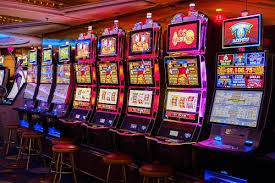 Ischia: Rissa per una slot machine