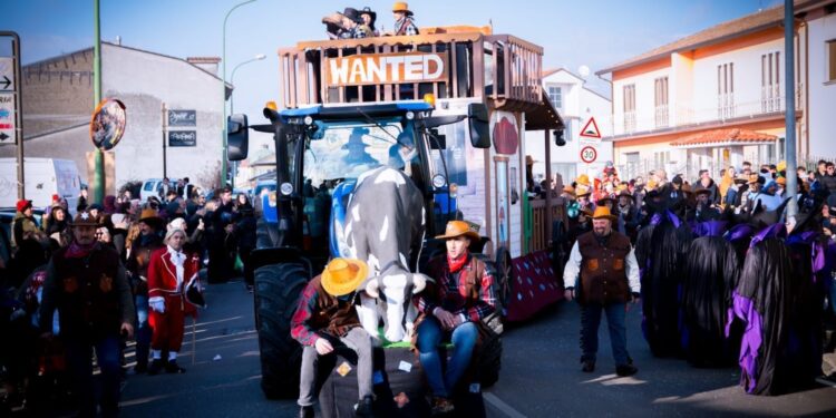 LA MAXI KERMESSE. Carnevale con 16 carri allegorici: Colle Sannita come Viareggio