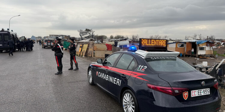 Qualiano: Controlli dei carabinieri al campo ROM