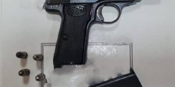 San Pietro a Patierno: Minaccia il vicino con la pistola