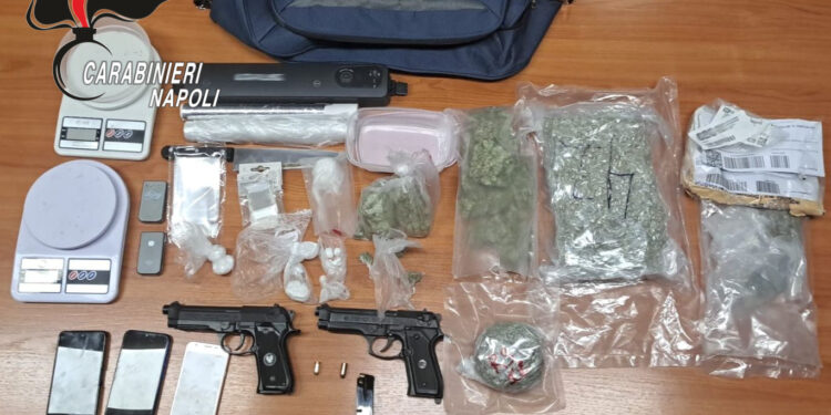 Boscoreale:Arrestati due pusher con droga e pistole ma a salve