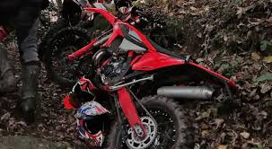 ACERRA-Afragola: cade dalla moto , ritrovato dopo ore in una scarpata dello svincolo autostradale