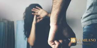Nola : Entra dalla finestra e aggredisce la ex
