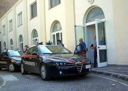 Castellamare: 55enne arrestato perché lancia acido e botte alla moglie